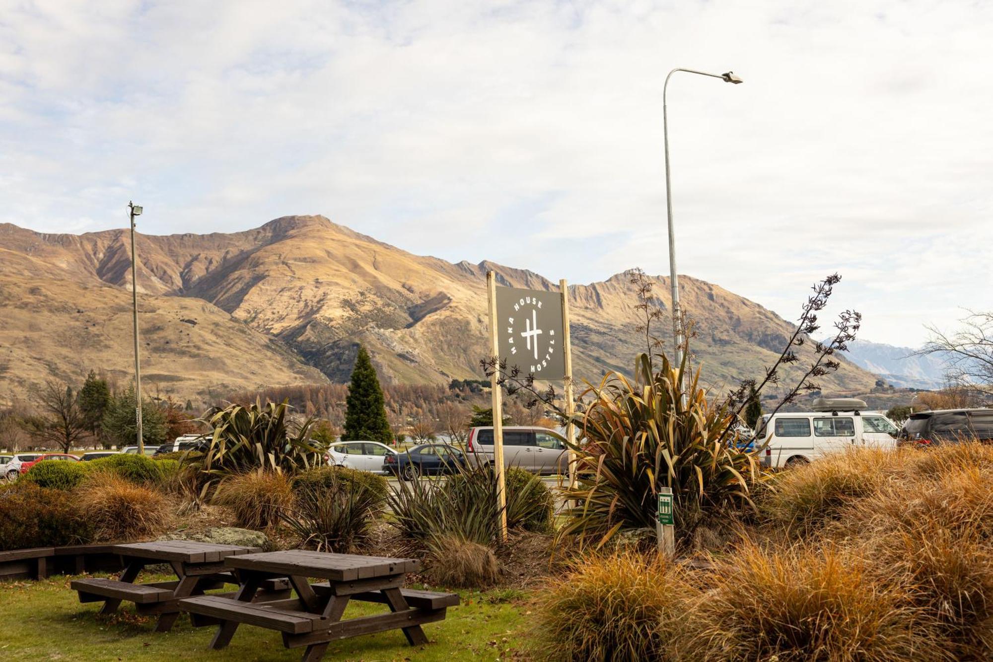 Haka House Wanaka Hostel Eksteriør bilde