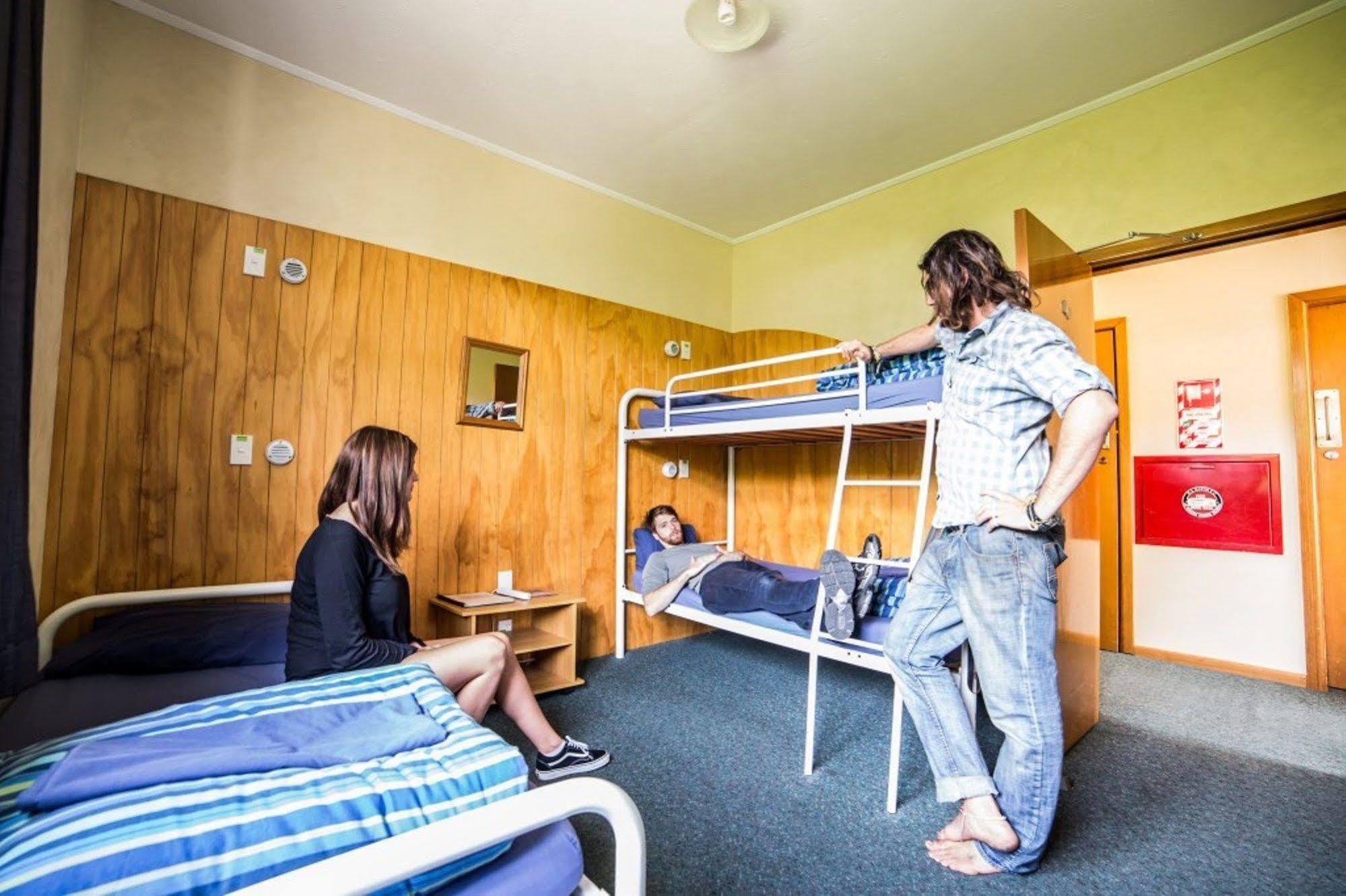 Haka House Wanaka Hostel Eksteriør bilde