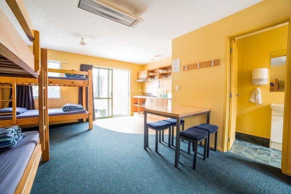 Haka House Wanaka Hostel Eksteriør bilde
