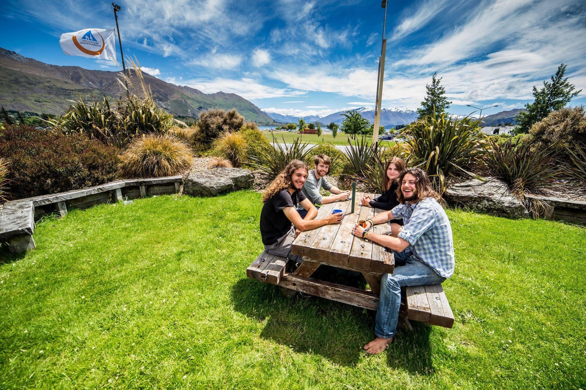 Haka House Wanaka Hostel Eksteriør bilde